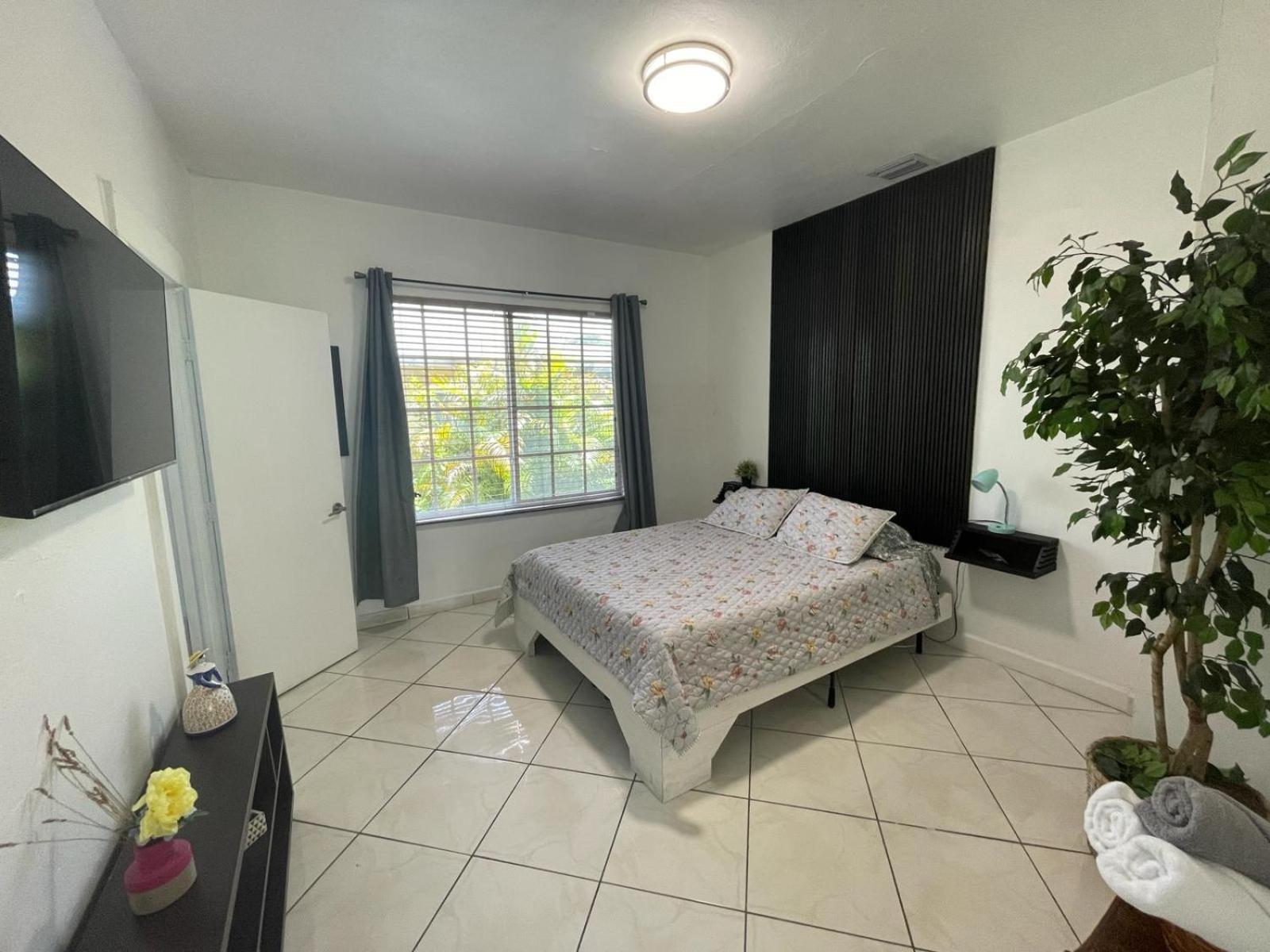 Private Suite Next To Calle Ocho Miami Exterior foto